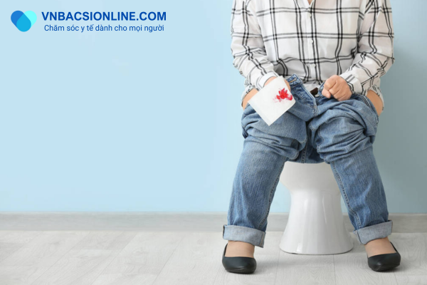 Đừng chủ quan khi thấy máu chảy sau khi đi vệ sinh