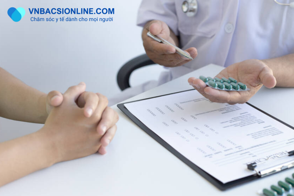 Làm gì khi nhiễm khuẩn đường ruột khiến đi ngoài ra máu?